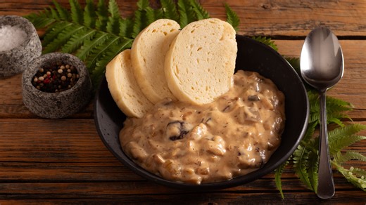 Houbová omáčka podle Jitky: Dokonalé podzimní jídlo voní kmínem, jemné je po smetaně a skvěle zasytí