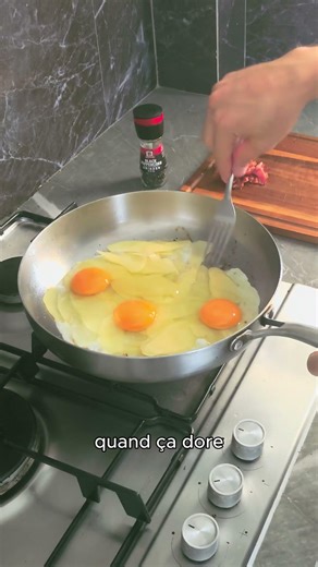 All chefs use stainless steel in their restaurants.