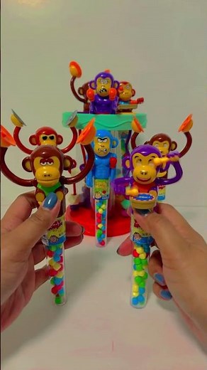 MOST SATISFYING WACKY MONKEY TOY FILLED WITH CANDY