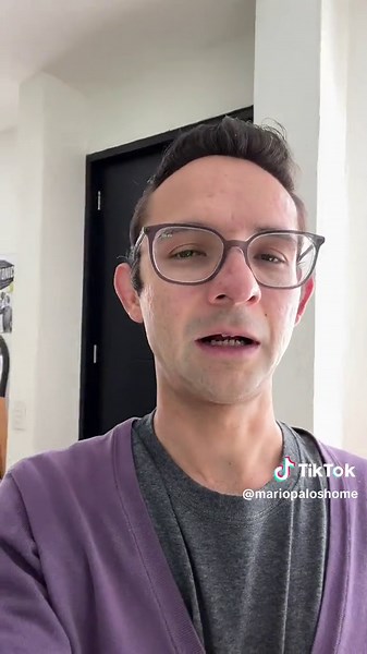 Reparando o cambiando el socket de una lámpara de mesa en casq. Incluyendo el unboxing de una herramienta rotativa de Black&Decker qué utilice para cortar el metal del socket original. El socket nuevo en realidad es una extension con botón de encender/apagar que incluye la base para el bombillo/foco. #diy #hazlotumismo #reparaciones #unboxing