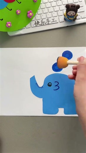 You can use sponge stamps to imprint baby elephants spitting bubbles. Come and try it with your