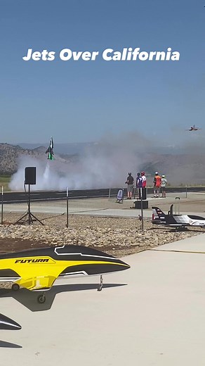 #jetsovercalifornia #rcjets #rc #aviation #aviationlovers #aviationphotography #AviationDaily #airshow #airshowstuff #Airshow2023 #turbineengine #turbines #airplanes #airplanelovers #airplanespotting | RC Squadron