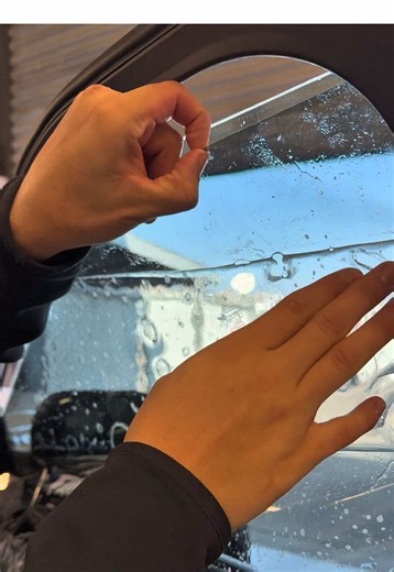 Tint got stuck 🤦🏻‍♂️ | lip tint