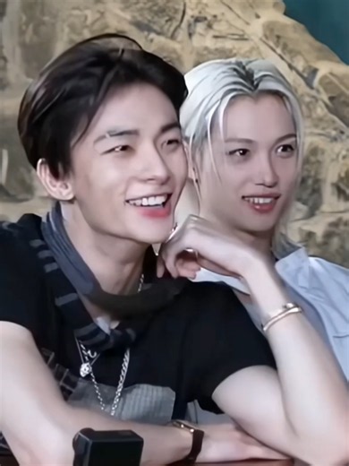 Hyunjin and Felix flirting moment — Stray Kids clip