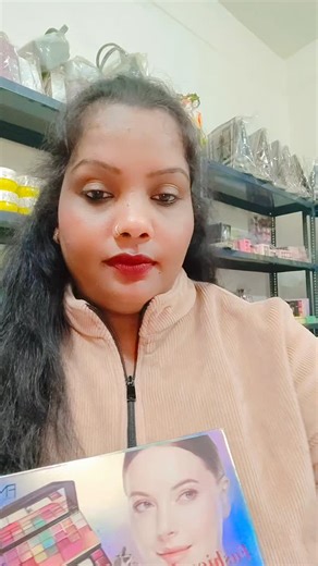 rimpy_cosmetic_hub on Instagram: "Whatsapp no 👉 62838-16006 Wholesale price me skin care & cosmetic makeup 🥰💄 Fashion makeup kit eyeshadow palette, blush, lipgloss & compact powder only on 530 rupees Follow 👉😎@rimpy_sidhu_hub & @rimpy_cosmetic_hub #trendingreels #eyeshadow #goodvibes #rimpysidhu #makeupbeauty"