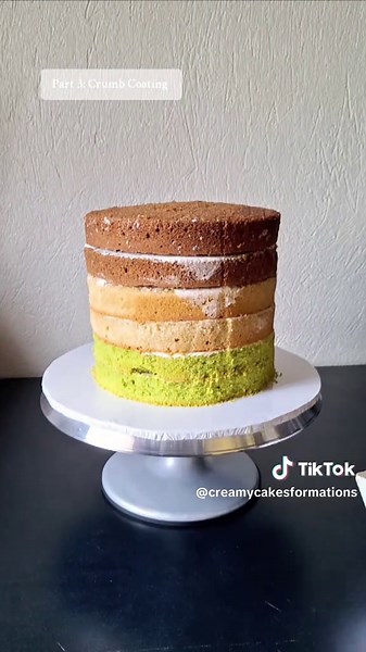 crumb coating #cake #buttercream #chocolate #chocolatecake #bakersoftiktok #cakesoftiktok #bentocake #creamycakesformations #tiktokuganganda #kawempe #kawempeboyz #fyp #fypp #fresh