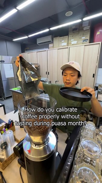 Calibration is essential for consistency in every coffee order. Here's Aqil, one of our talented baristas, to give some tips on how to calibrate coffee during the Ramadan month, when you can't taste the coffee. Hope this helps! #learnwithdcr #dcr #drumcoffeeroaster #ramadan2024 #raya2024