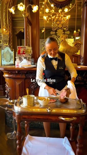 Restaurante Le Train Bleu, em França