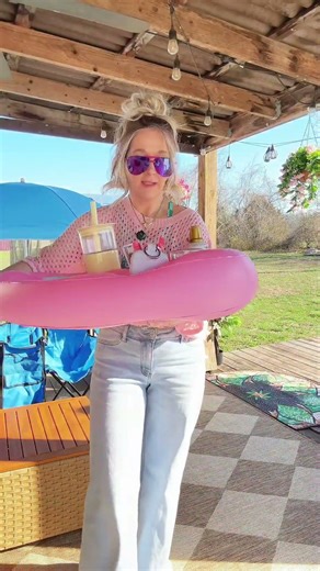 Floating pool drink tray