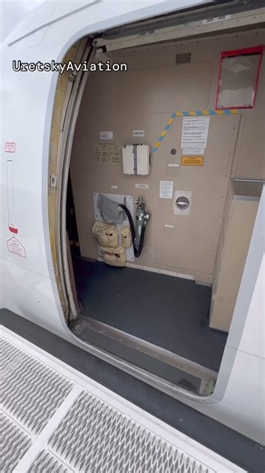 Boeing 767-300 Freighter | Uretsky Aviation