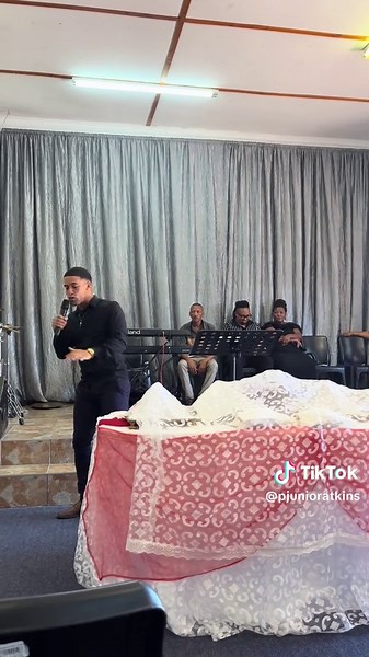 Had the privilege of doing the tithes and the offerings. I give the lord all the glory for his holy spirit that filled me.🙌❤️#christiantiktok #christianity #jesusisking #fullgospelchurch