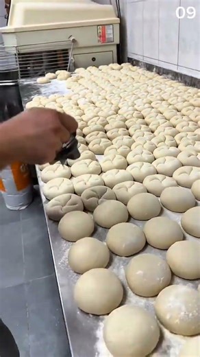 The process of making patterns on cake dough quickly