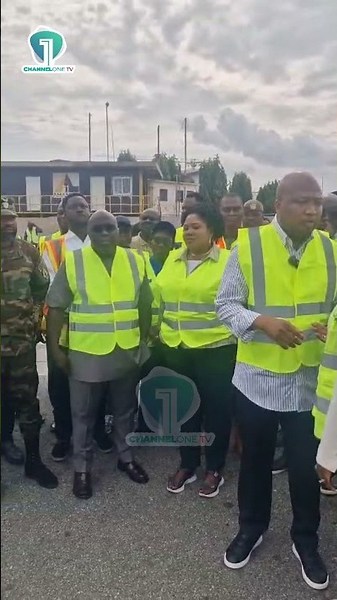 High-Powered Govt Team Receives Ghanaians Repatriated From South Africa | Ghana News