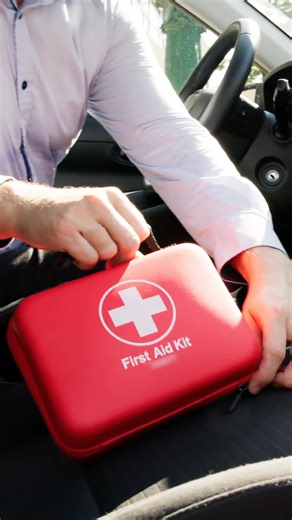 Motor vehicle crashes are the leading cause of work-related deaths. Journey management helps ensure workers arrive and return - safely. Here’s why it matters and how to do it correctly 👇 🔗https://bit.ly/3yn5ThC #WorkSafety #WinterDriving | SafetyLine Lone Worker