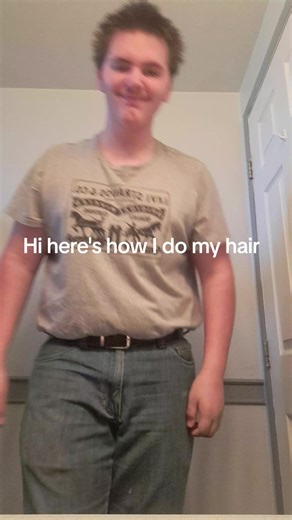 How to Achieve a Classic 1940s Pompadour Hairstyle