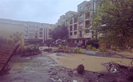 Catastrophic Flood in Elenite: At Least One Dead, Hotels and Cars Swept Away - Novinite.com - Sofia News Agency