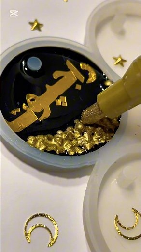 Resin keychain tutorial. #resinart #keychaintutorial #resincrafts #diy #shorts