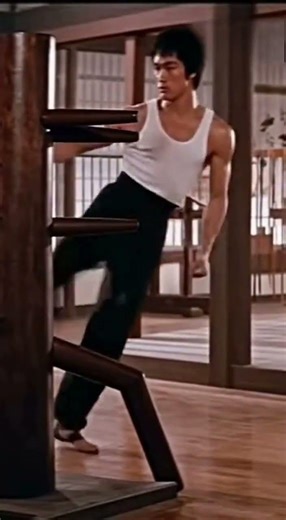 Bruce Lee Training with the Wooden Dummy
