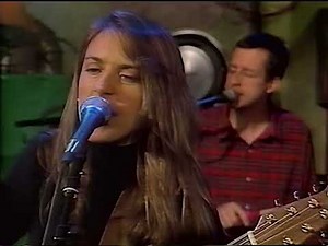 Liz Phair 6'1" - Live acoustic on 120 Minutes 1994