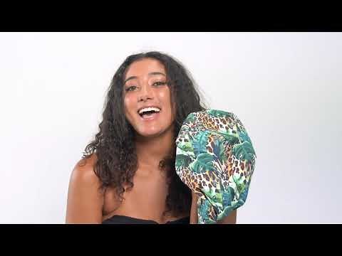 How to wear a shower cap - hairCAPsule™