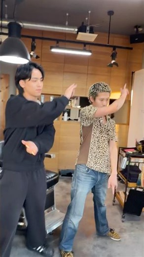 YUZENBARBERに新入社員のダンスが可愛い #asmr #だんす