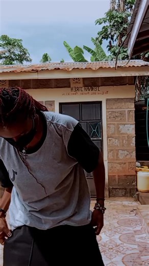 guess work Moja safii😂👀 tirries chusdeiii😩🧚‍♀️ #vibeyamtaa ##christmastiktok #runrabbitrun #fyp