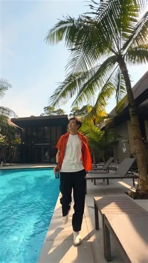 Zonoぞのさんっ(JP🇯🇵⇔SG🇸🇬) on Instagram: "@hollylandtech のLARK M2使ってビール🍻のSE撮ってみた！ めっちゃコンパクトで色んな所につけれるの最高すぎ！ 服につけても全然よれないから音声収録とかでも全然使えそう✨ ・ I tried recording the sound effects of beer 🍻 using the LARK M2 from @hollylandtech It’s super compact and can be attached anywhere, which is awesome! Even when clipped onto clothes, it doesn’t slip at all, so it seems perfect for recording audio too！ ・ 購入はこちらのリンクから https://hollyland.info/48JOXlK ・ ♫. @hollylandtech @hollyland.jp 🍻 @tigerbeer @tigerbeersg
