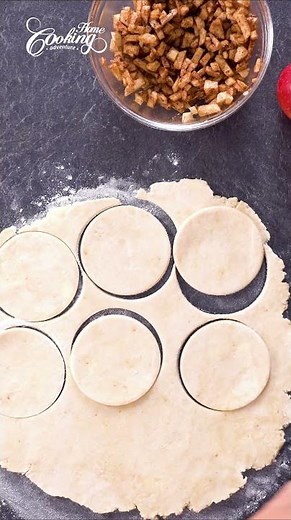 The APPLE PIE Expert's Secret to Perfect Hand Pies #short