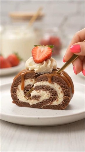 No Bake Biscoff Cream Roll! 🤤 Easy 5-Ingredient Dessert #shorts