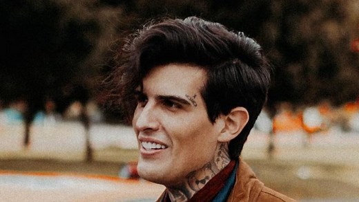 Adriel Favela: Así fue la dura infancia del referente de corridos tumbados