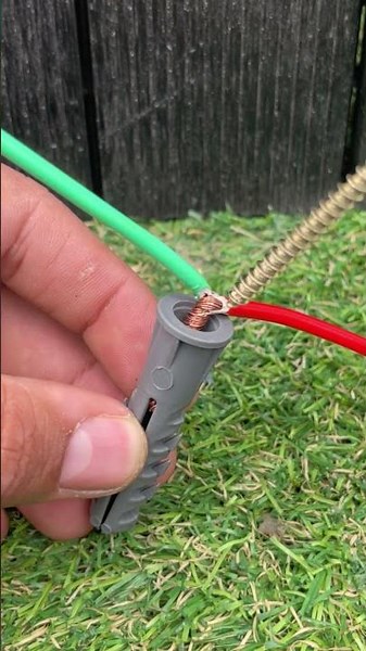 Best Wire Splice Using a Screw #ElectricianTips #WorkshopHack #DIYProjects