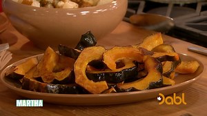 2.5K views · 43 reactions | This Acorn Squash will make you want to eat more vegetables this Thanksgiving! Martha Stewart helps prepare this perfect, nutty, sweet and savory side to accompany your main entrees. For more Thanksgiving ideas, watch The Martha Stewart Show, FREE on Dabl Network TV! Visit https://bit.ly/2sGTUwA for where to watch! #Dabl #DablNetwork | Iconic TV Moments | Facebook