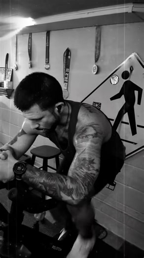 Please wait: loading 2022 mindset…#ultrarunning #running #hybridathlete #fitness