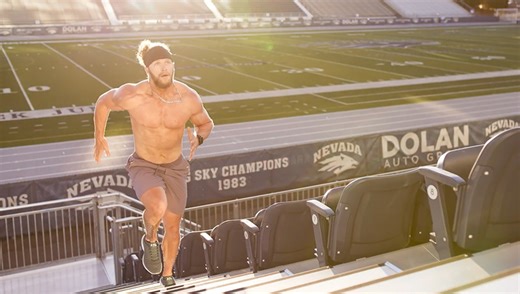 Choosing Between 35mm and 50mm Prime Lenses