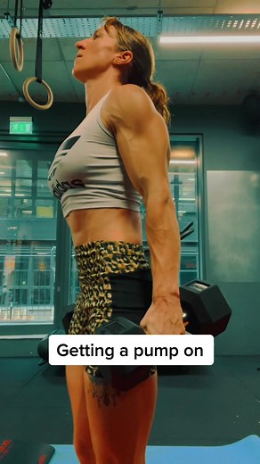 #biceps #strongwomen #vascular #weights #shredded #jacked #muscle #bodybuilding #MyBrawlSuper #fittik #strength #musclegain #gym