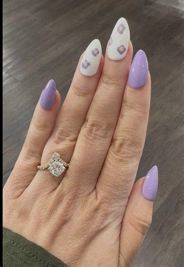 Just a girl learning to do her nails 💅🏻 #nailtrends #nailart #nailinspo #nailtok