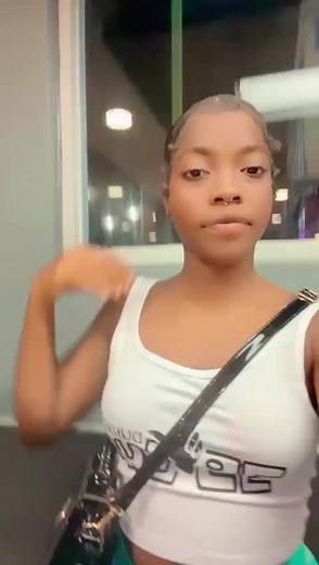 𝓼𝓱𝓸𝓻𝓽𝔂𝔂🧚‍♀️ (@grades_6)’s videos with Bad Freak - Skillibeng