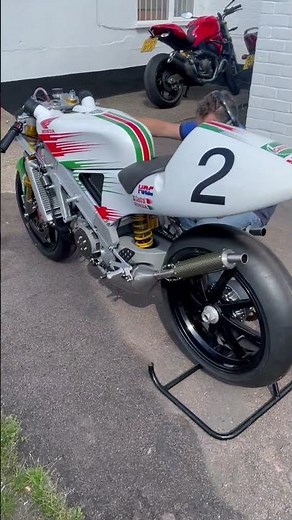 A project from a few years back! A really Nice Honda RS250R NX5 during a post rebuild warm up 👍