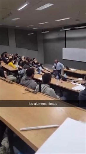 Todo por no usar blackbox.ai??? #tech #ia #ai #tecnología #professor #clases #inteligenciaartificial #hack #tips #technology #teacher #pelea | Adriana García