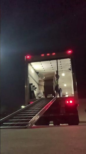 Sysco driver running ramp #bigmoney #cdl #foodservice #sysco #truckdriver