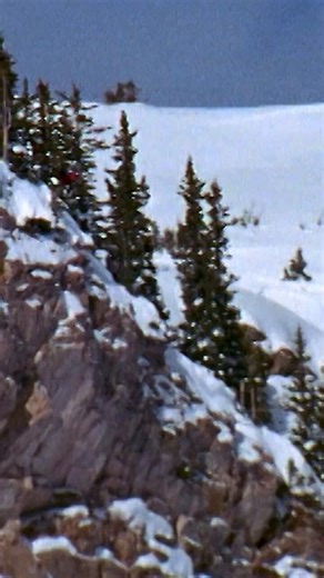 Back in 2001, Warren Miller filmed one of the rowdiest segments of all time in Utah 🤯How well do you think you would handle one of these slams?⛷️: Chris Collins, Matt Collins, Jamie Pierre, Rob Holmes