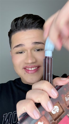 121K views · 540 reactions | Lipstick red + black #lipstick #lips #beautytips #beautyhacks | Dudu | Facebook