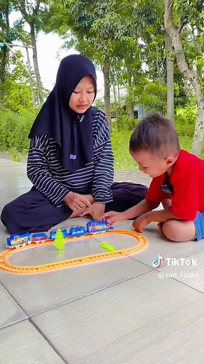 Merakit Kereta Thomas