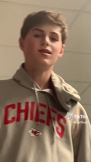 PortHub (@porthub_)’s videos with PRETTY BOY FLOW - STURDYYOUNGIN