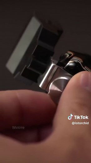 🔥 Das ultimative 3-in-1-Pflegeset, das jeder Mann braucht 🪒 – präzise, komfortabel und mühelos stylisch ✨! 🏆 Unser professionelles 3-in-1-Pflegeset für Männer – die All-in-One-Lösung für Bart, Nasenhaare und eine glatte Rasur. Entwickelt für den modernen Mann, der Wert auf Qualität und Effizienz legt. ✅ T-Messer Präzisionstrimmer – Erstellt mühelos scharfe Konturen, Übergänge und detailierte Bartstyles, ohne die Haut zu reizen. ✅ Doppelfolienrasierer – Passt sich den Gesichtskonturen an für e