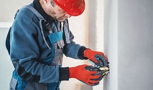 Do Leather Gloves Protect From Electric Shock? - Answered