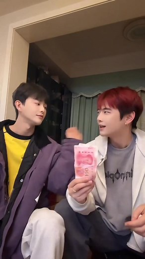 670K views · 16K reactions | 18.11.2025 Douyin Update|| Một cái cũng không cho thêm  ------------ Ủa rồi anh có gì mà chỉ cho 9 cái làm bạn cùng phòng không chấp nhận được vậy  Lý Gia Hoa ❤️ Lại Giai Tân Li Jiahua & Lai Jiaxin || real couple #lgbt #bl #boylove #gay #couple | thich úp lung tung | Facebook