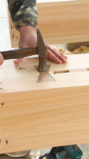 【虹梁 背割りと契り】#大工 #宮大工 #寺社建築 #carpenter #woodworking