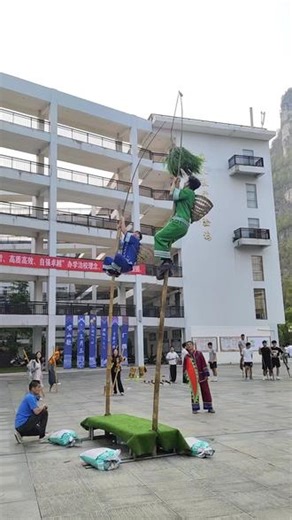 永远自由，永远向上，我们的热血，永远滔滔不绝！#广西三月三 #河池学院 #中华民族精神 #勇气是人类的赞歌 #很爱很爱我的学校