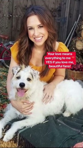 #lacey chabert #singer #actor #actorwriter #music #abruzzo #the United States #actor